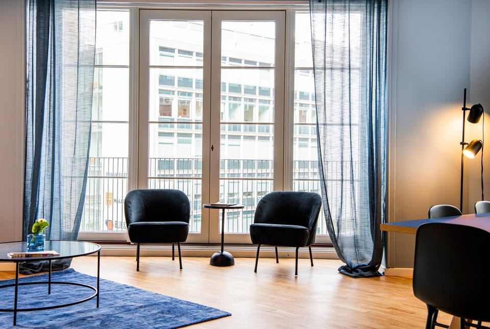 Living room, Seating area