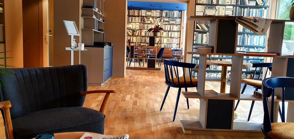 Library, Lobby or reception, Seating area, Breakfast