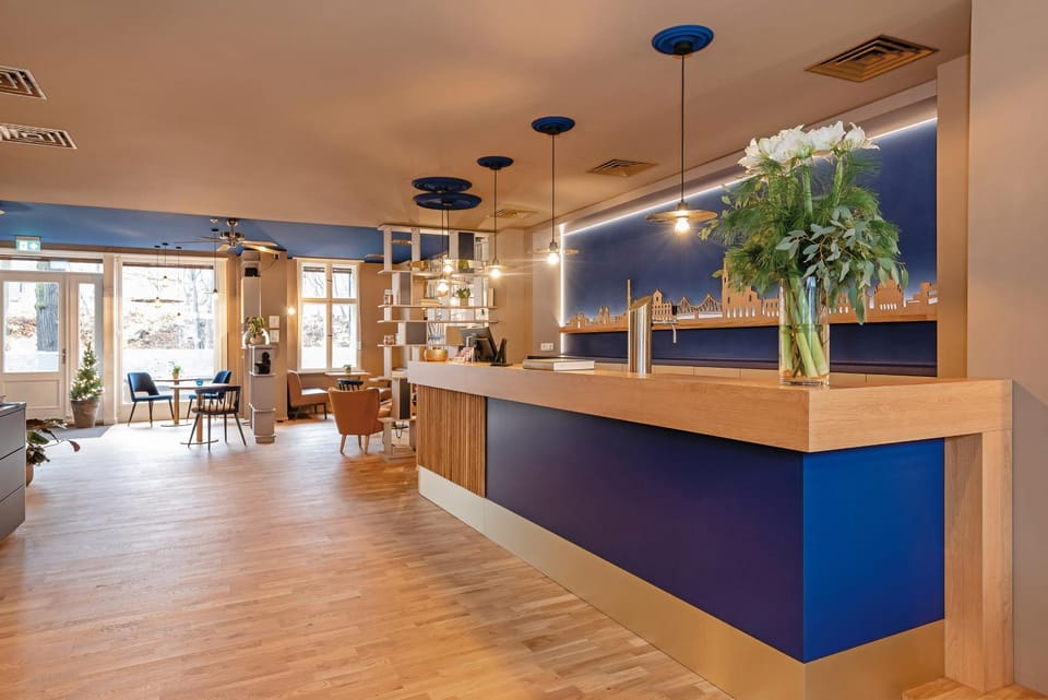 Restaurant/places to eat, Lobby or reception, Breakfast