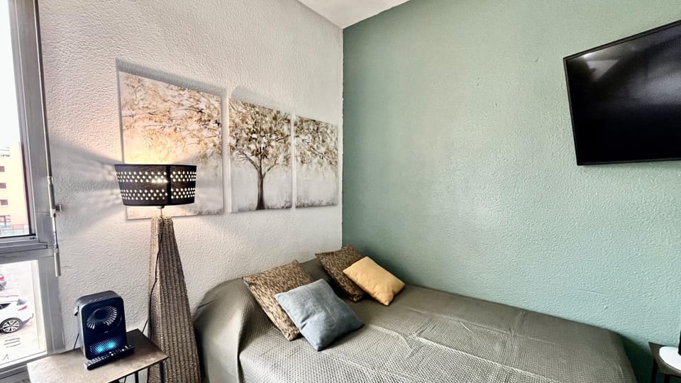 Bed, TV and multimedia