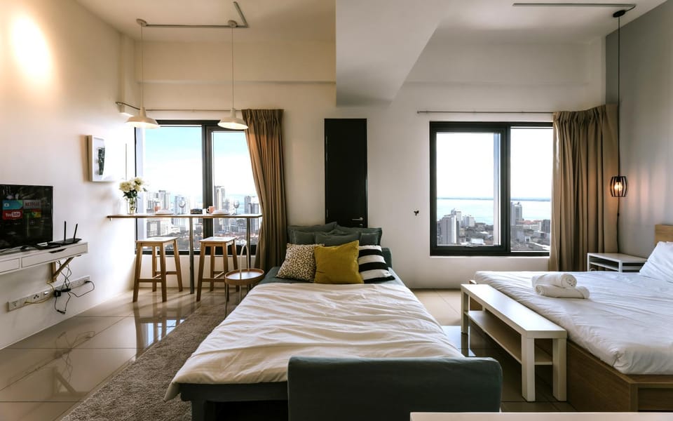 Photo of the whole room, Sea view