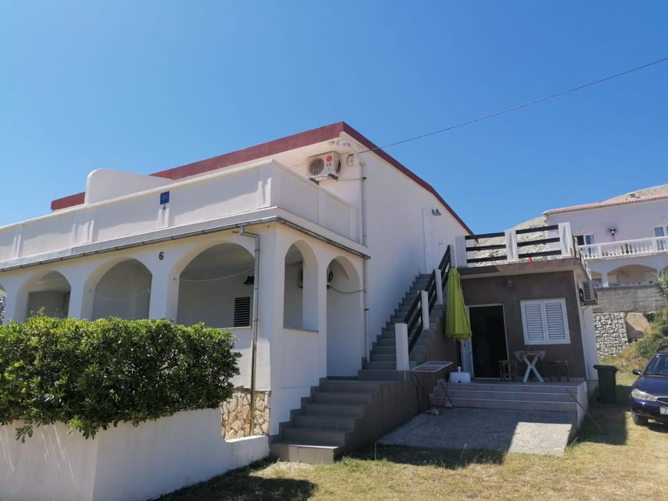 Property building, Day