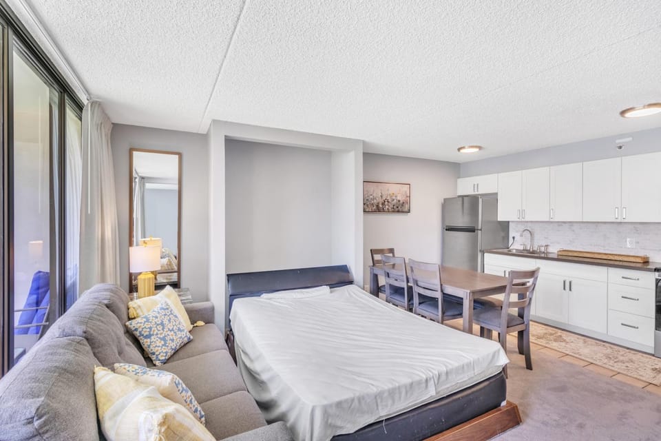 Tower 2 Suite 1208 -QQE condo Apartment in Honolulu