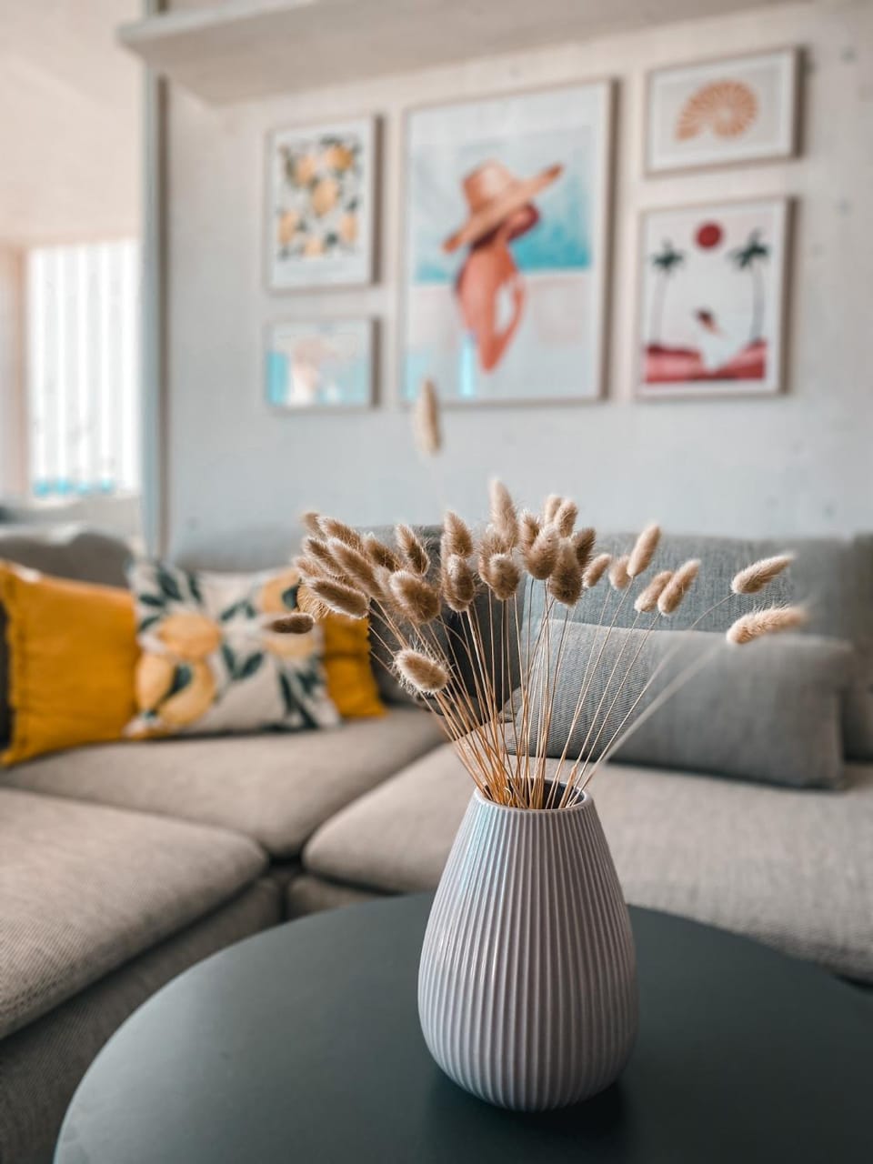 Living room, Decorative detail, Seating area