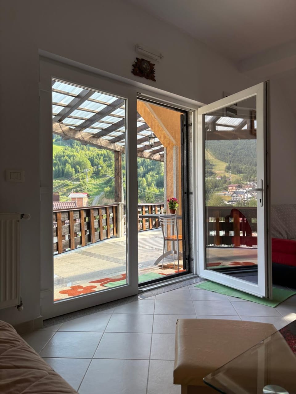 Communal lounge/ TV room, View (from property/room), Balcony/Terrace, Living room, Landmark view, Mountain view