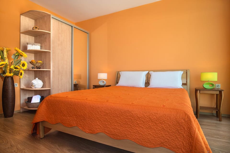 Bed, Bedroom