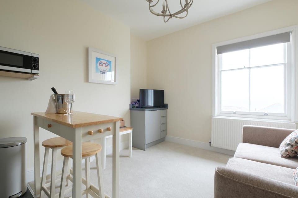 TV and multimedia, Living room, Dining area