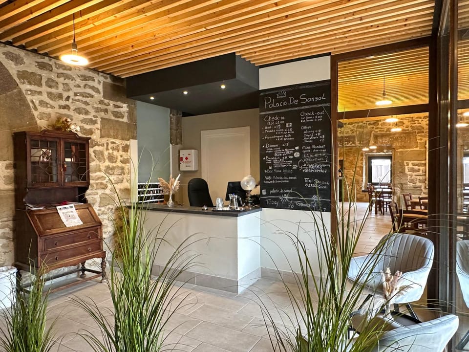 Palacio de Sansol Hostel in La Rioja