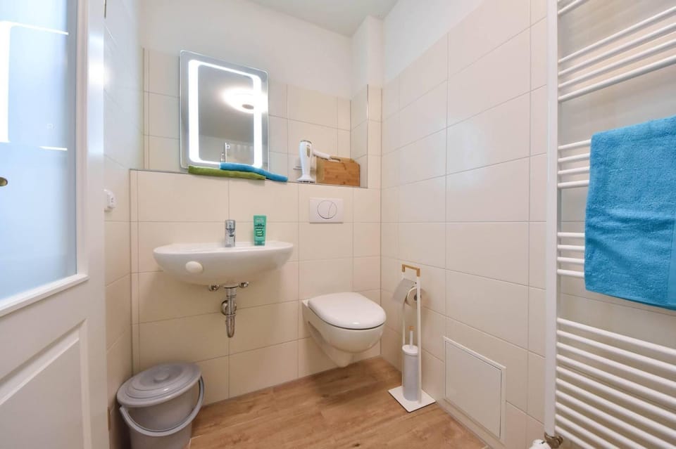 Toilet, Bathroom