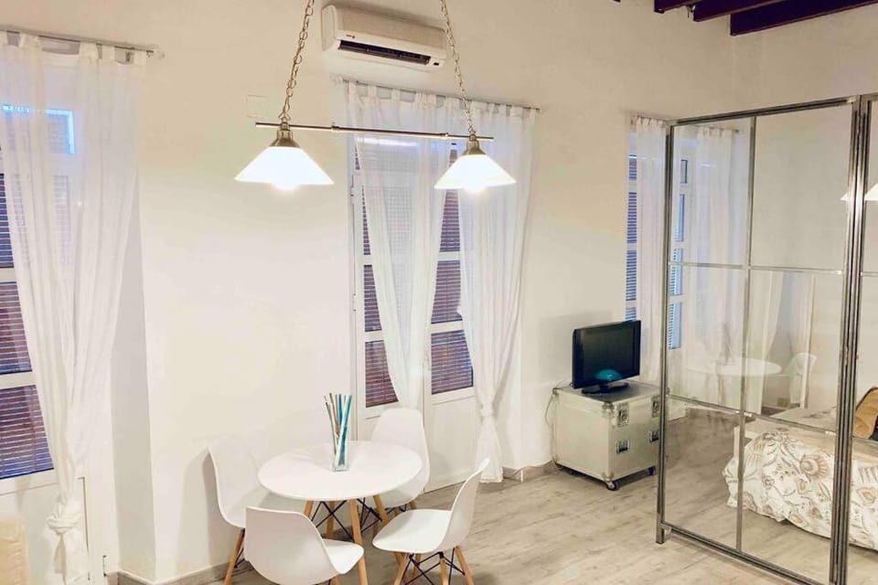 TV and multimedia, Living room, Dining area