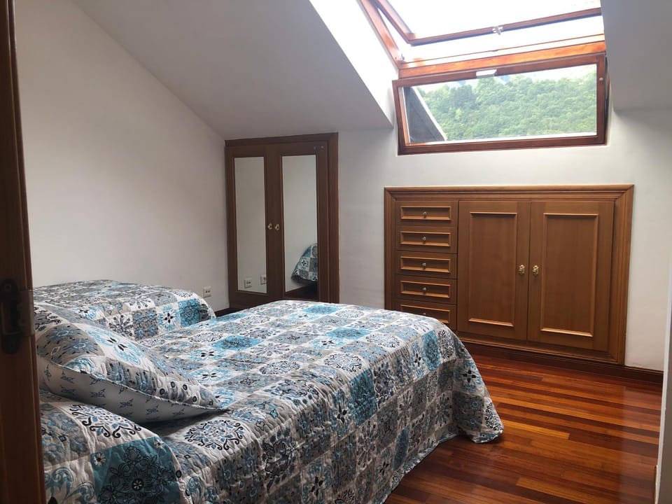 Apartamento El Cine Apartment in Cangas de Onís