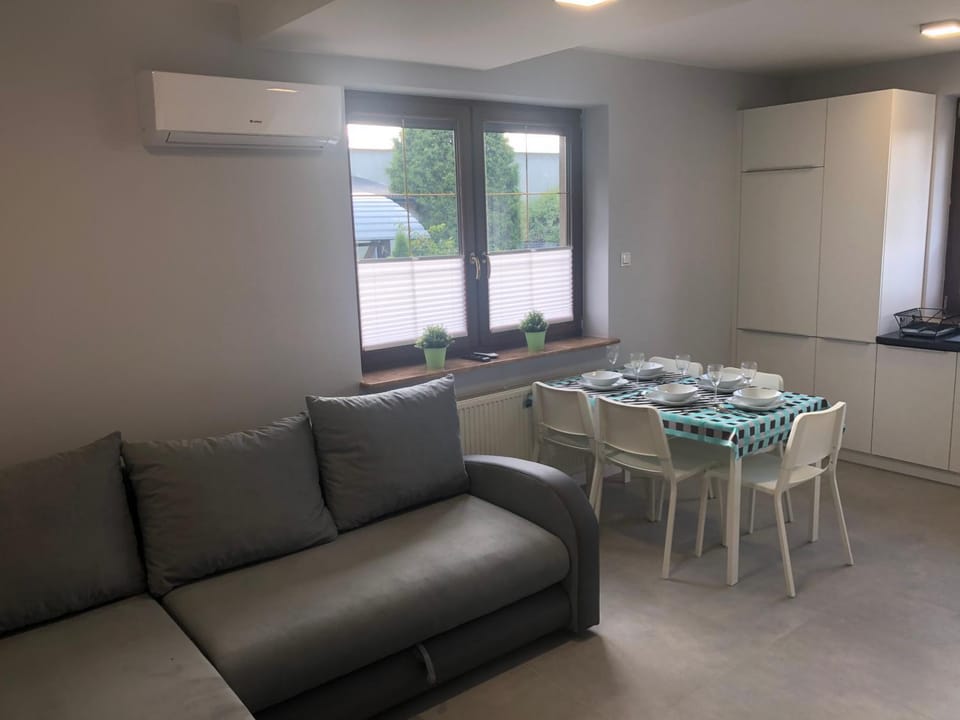 Klimatyzowane Apartamenty i Pokoje przy Targach Kielce Apartment in Poland