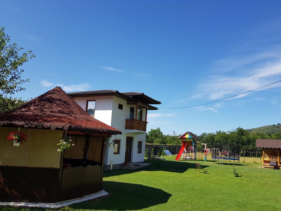 Property building, Garden