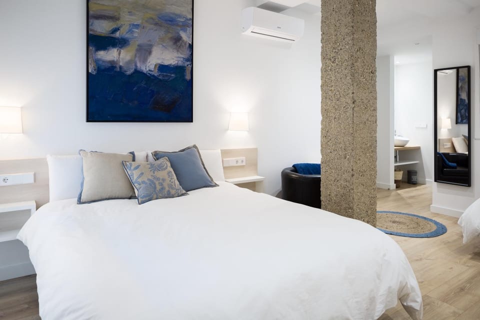 Bedroom, air conditioner