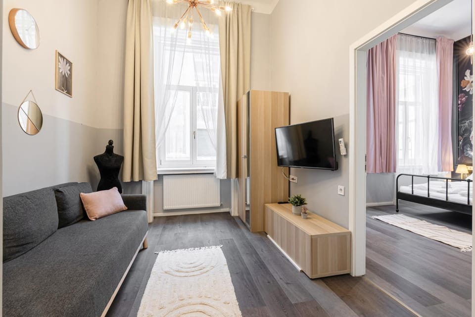 TV and multimedia, Living room, Seating area, wardrobe