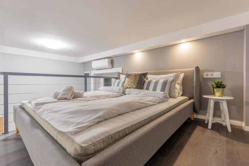 Bed, Photo of the whole room, Bedroom, furniture, internet, towels, air conditioner