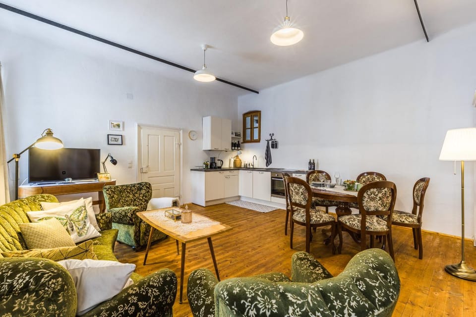 Kitchen or kitchenette, Living room, Photo of the whole room, Dining area
