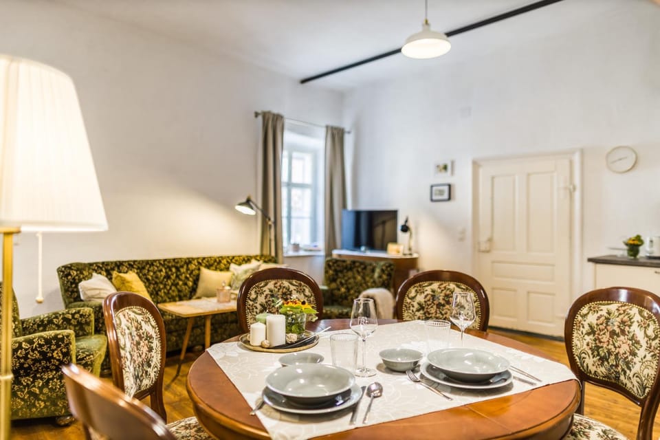Kitchen or kitchenette, Living room, Photo of the whole room, Dining area