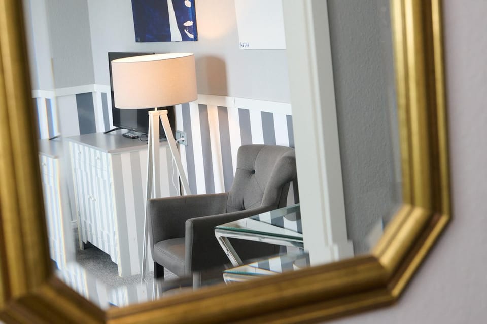 TV and multimedia, hair dresser