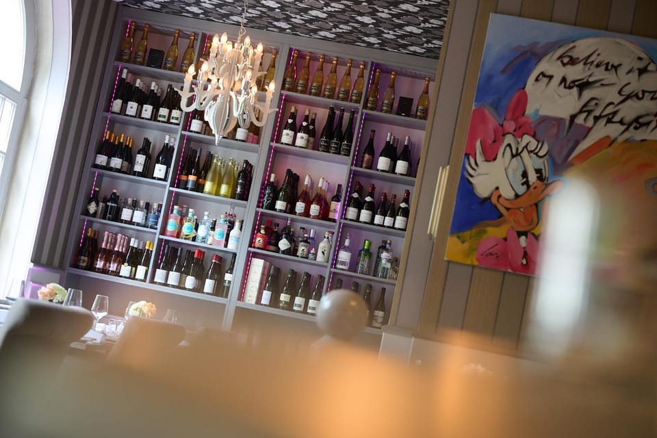 Lounge or bar