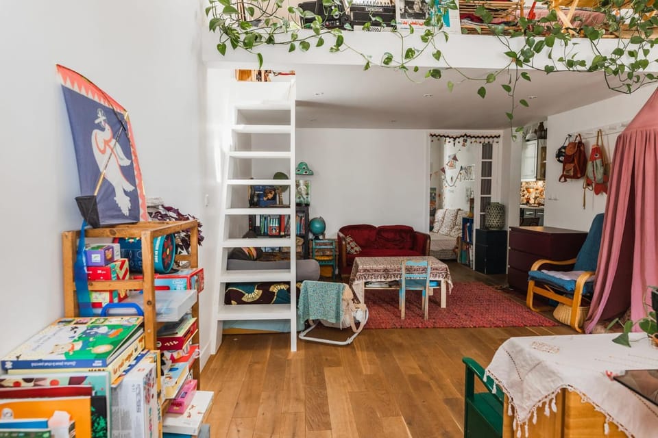 Bright atypical duplex in Menilmontant Apartment in Paris