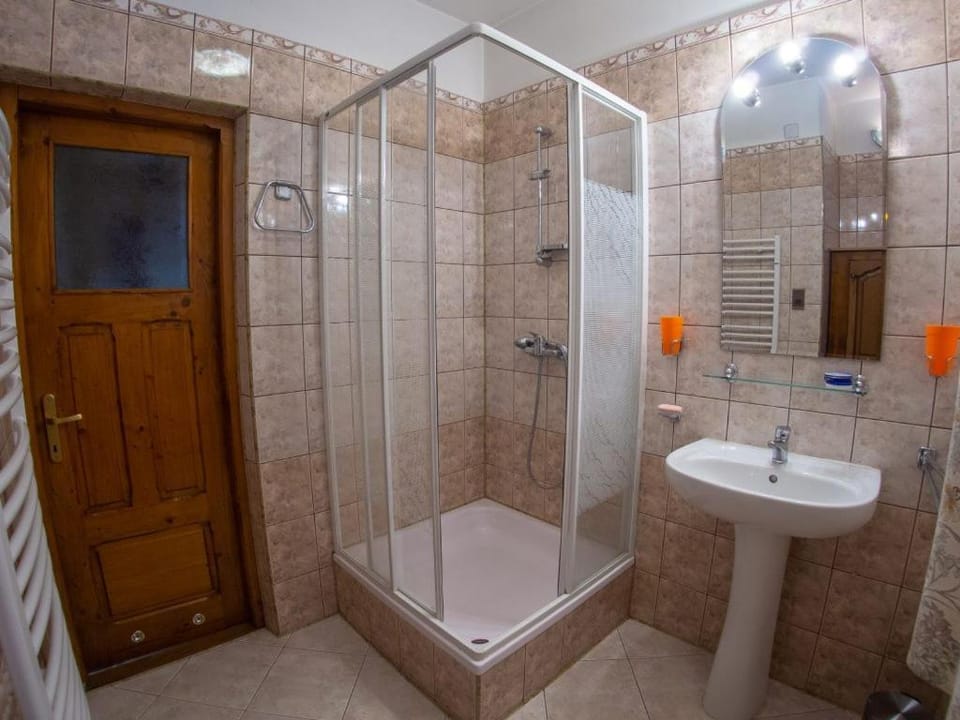 Willa Cicha Woda Bed and Breakfast in Lesser Poland Voivodeship