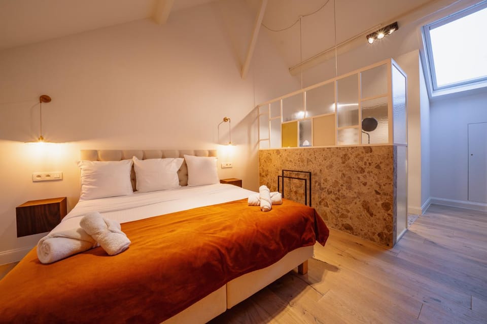 Bathroom, Bedroom