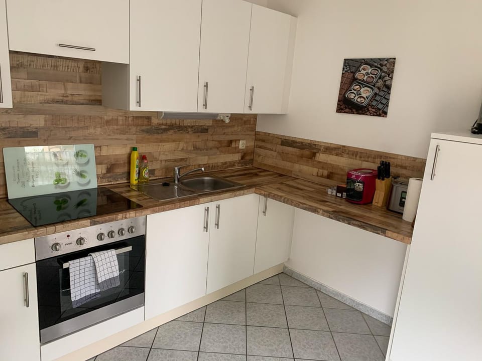 Coffee/tea facilities, Kitchen or kitchenette