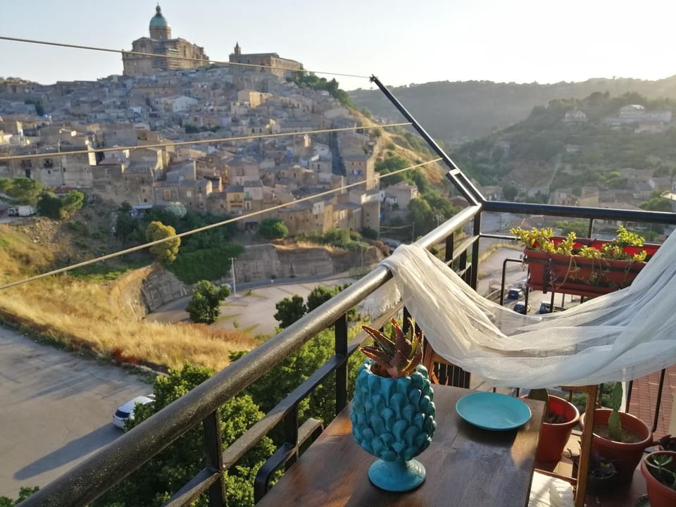 Balcony/Terrace, City view