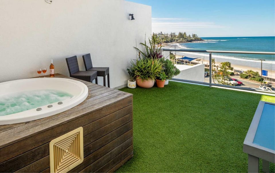 Kings Beach Top Floor Unit With Private Rooftop Apartment in Kings Beach