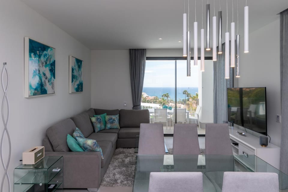 Luxury 2BR Seaviews - Santa Barbara Heights Apartment in Costa del Sol