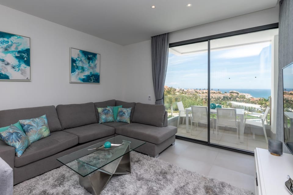 Luxury 2BR Seaviews - Santa Barbara Heights Apartment in Costa del Sol
