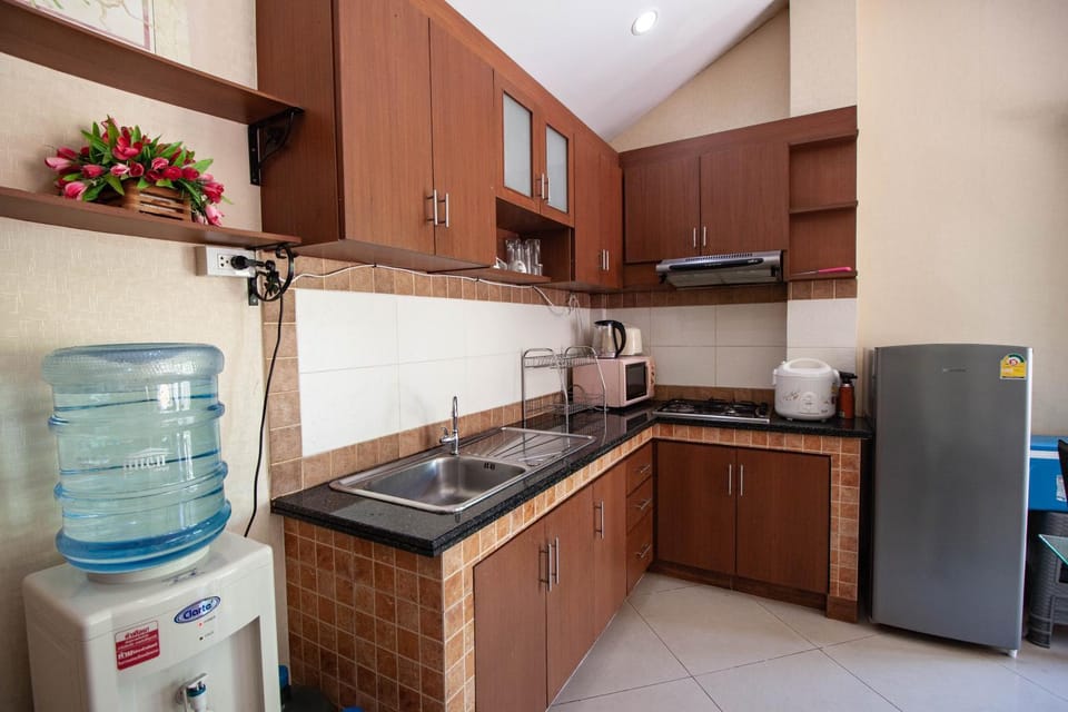 3 Bedroom Town Villa With Private Pool House in Pattaya City