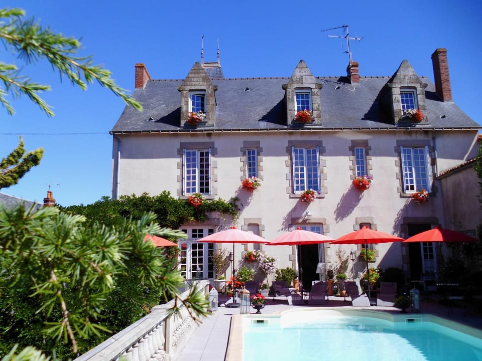 Property building, Area and facilities, Swimming pool