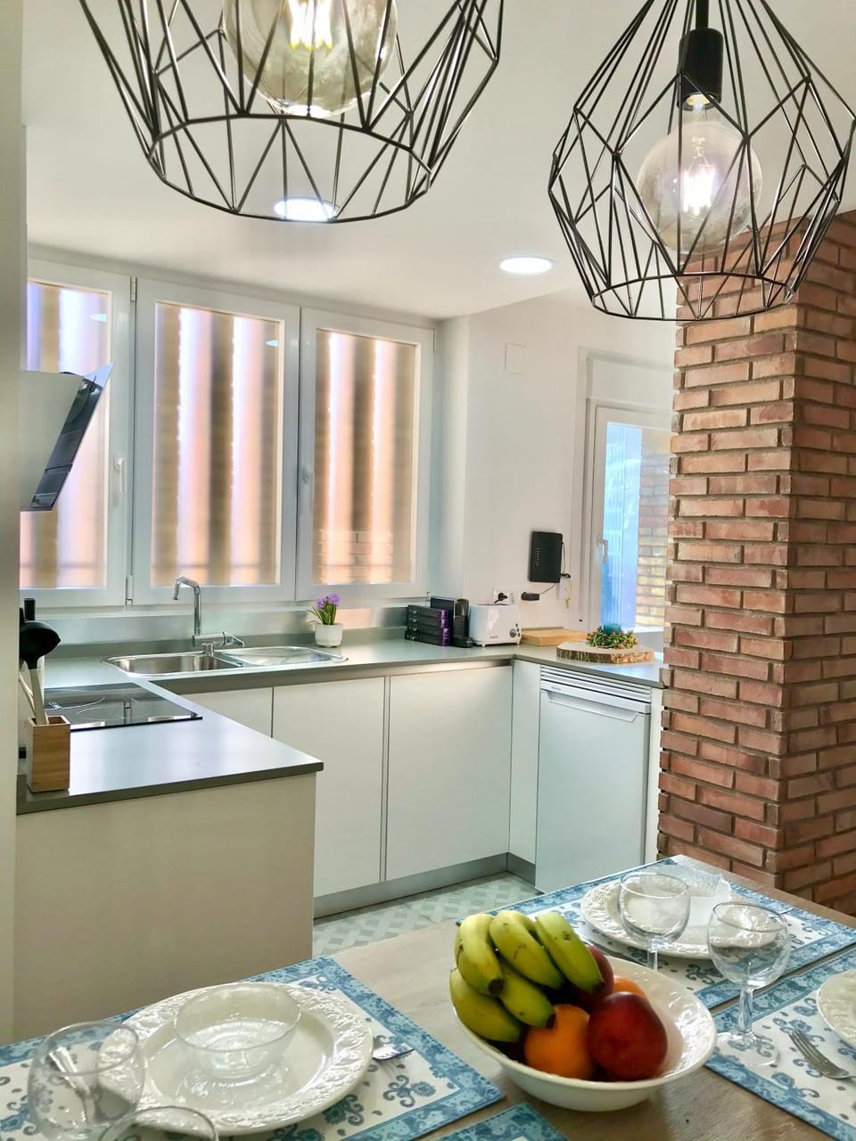 Kitchen or kitchenette, Food and drinks, Breakfast
