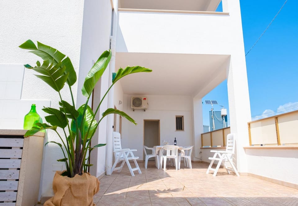 Property building, Patio, Day, View (from property/room), Balcony/Terrace, Dining area