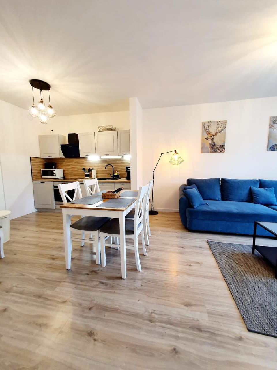 Kitchen or kitchenette, Living room, Seating area, Dining area, minibar