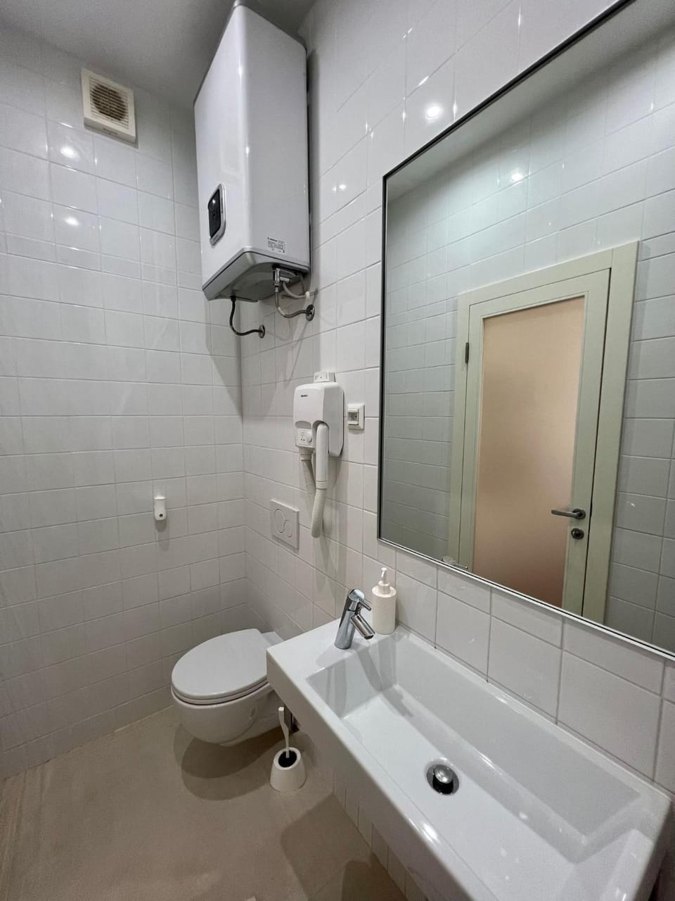 Shower, Toilet, Bathroom, Bath, towels