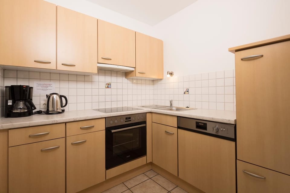 Kitchen or kitchenette, dishwasher, pet friendly, stove