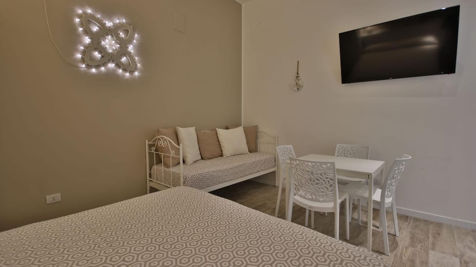 TV and multimedia, Living room, Bedroom