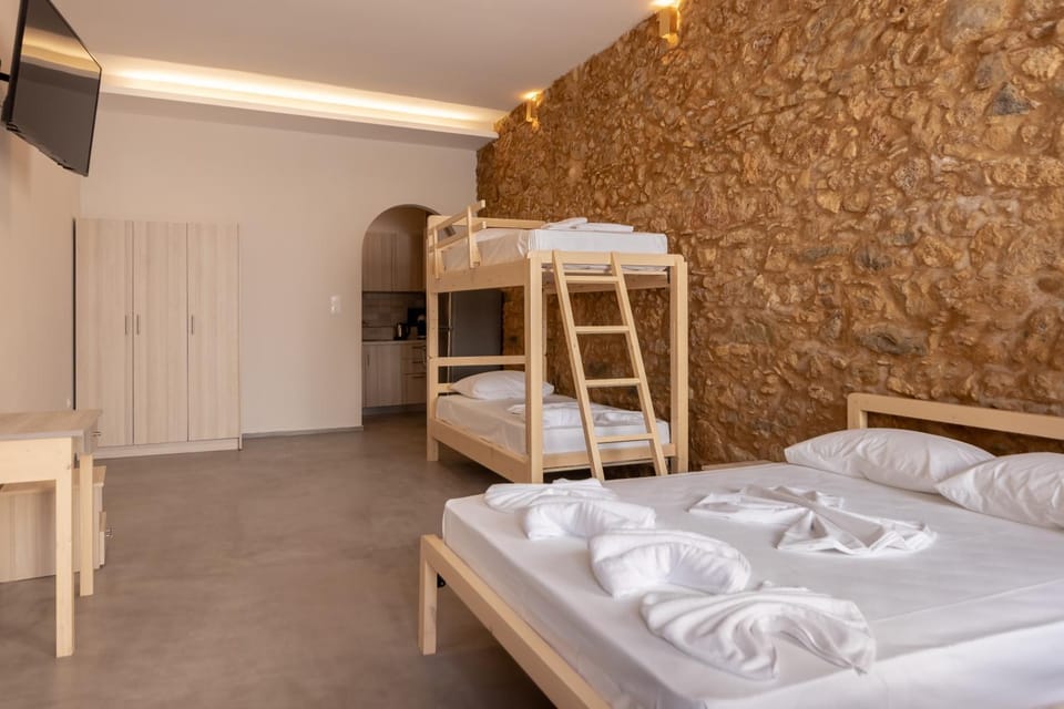 MARKOS LUXURY APARTMENTS Bed and Breakfast in Messenia