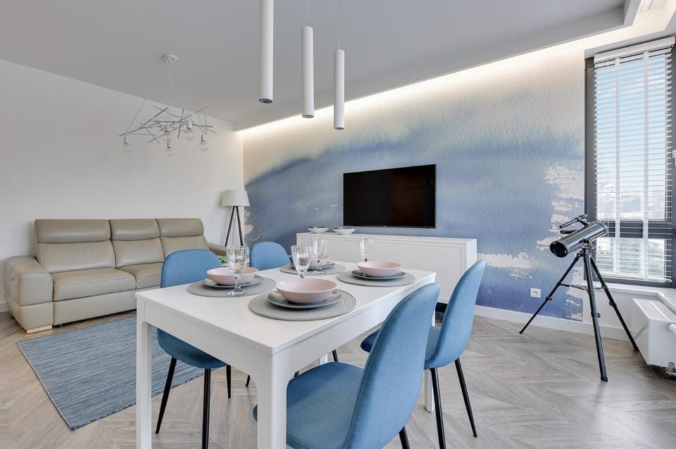 TV and multimedia, Living room, Photo of the whole room, Seating area, Dining area, Area and facilities