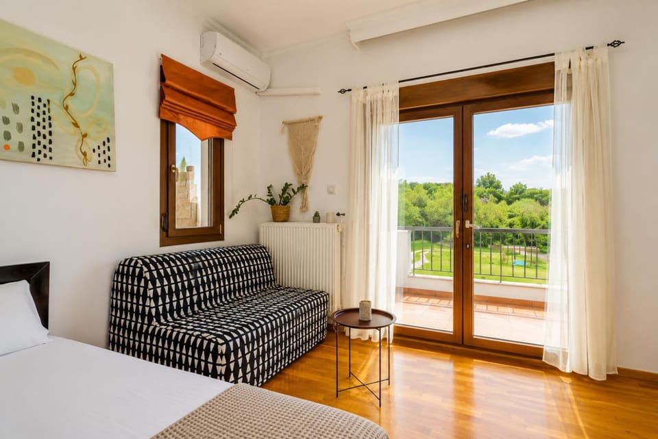 Suite Acropolis Serres Parking EV Next to Center Apartment in Decentralized Administration of Macedonia and Thrace