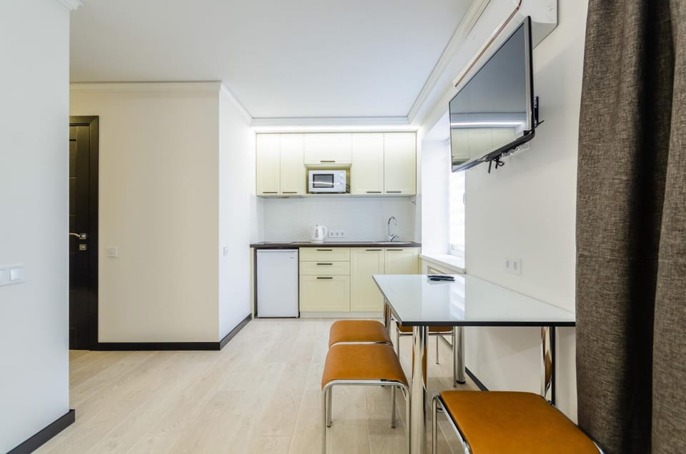 TV and multimedia, Kitchen or kitchenette, Dining area, hair dresser, minibar
