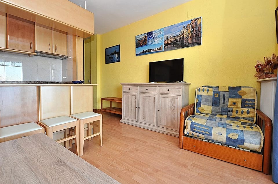 TV and multimedia, Living room, Dining area