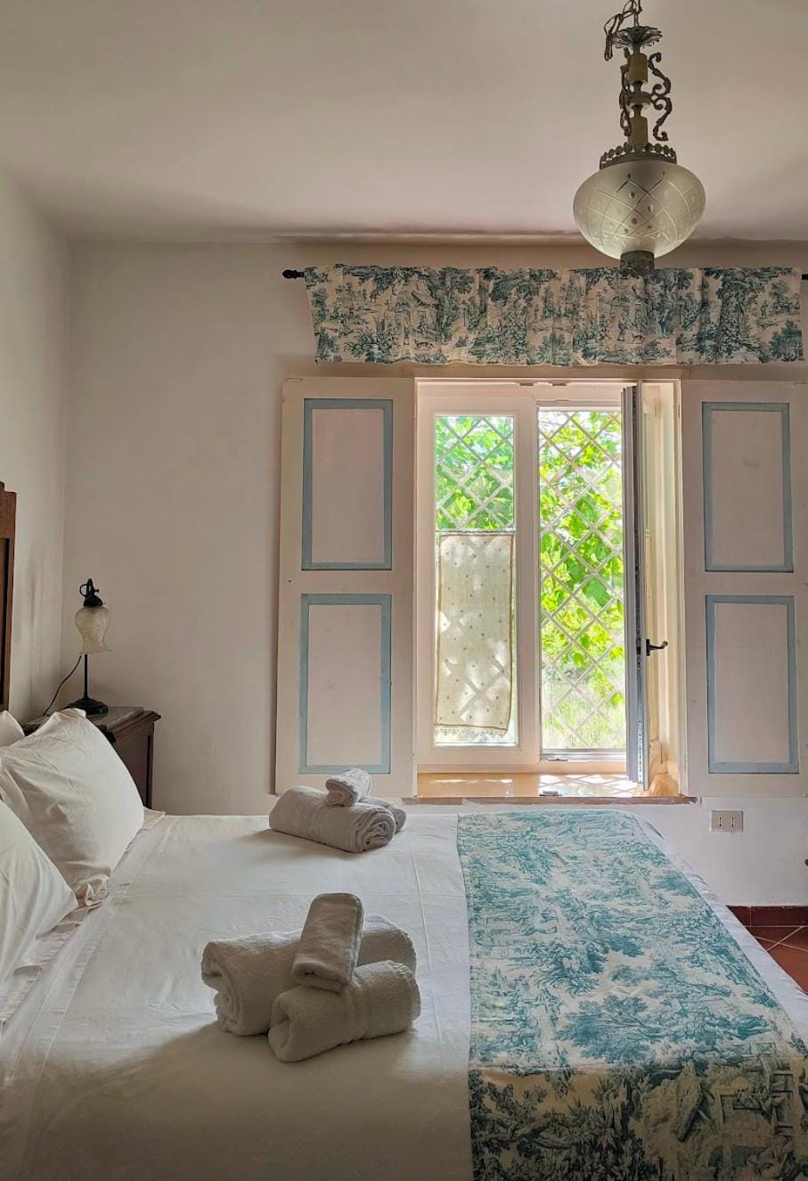 Bedroom, Garden view, furniture