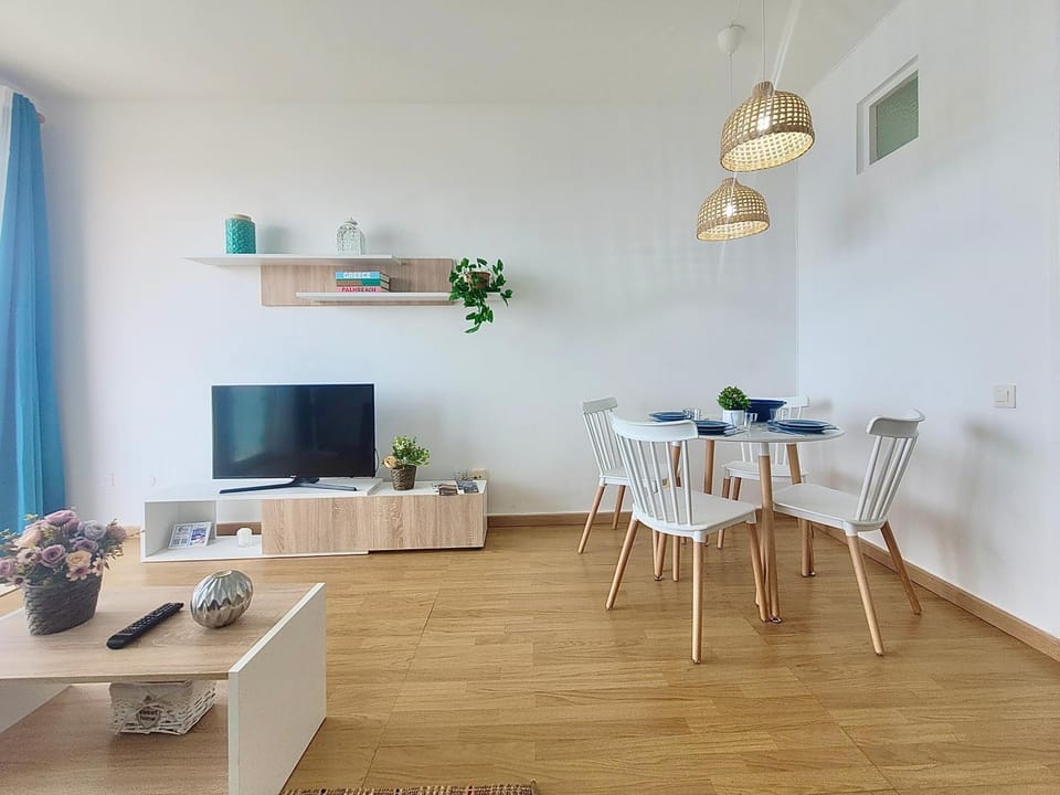 TV and multimedia, Living room, Dining area