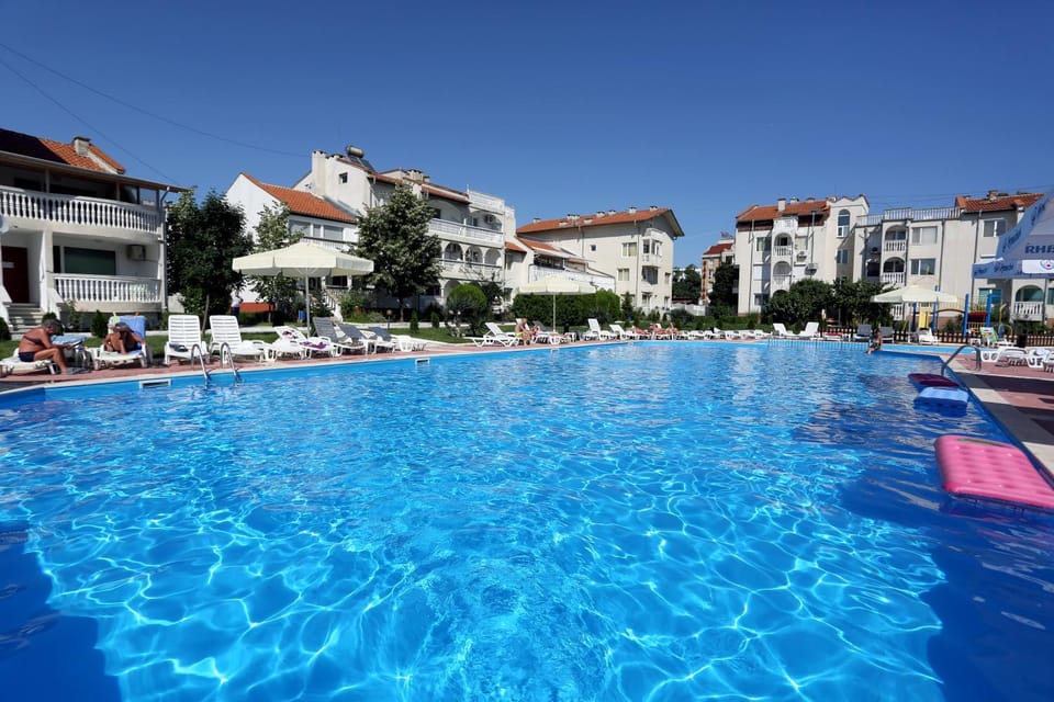 Pool view, Swimming pool