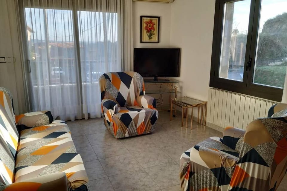 Communal lounge/ TV room, TV and multimedia, Living room