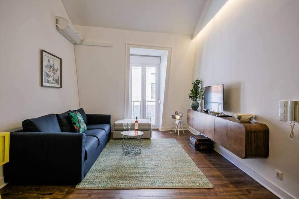 2 bedroom suites with AC next to Avenida da Liberdade Apartment in Lisbon